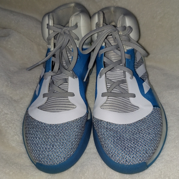 chaussure adidas 46 مشغل فيولا chaussure adidas 46 مشغل فيولا